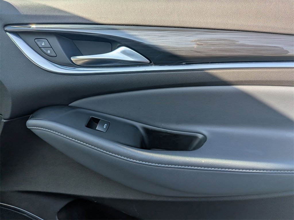 Used 2024 Buick Enclave Premium image 32