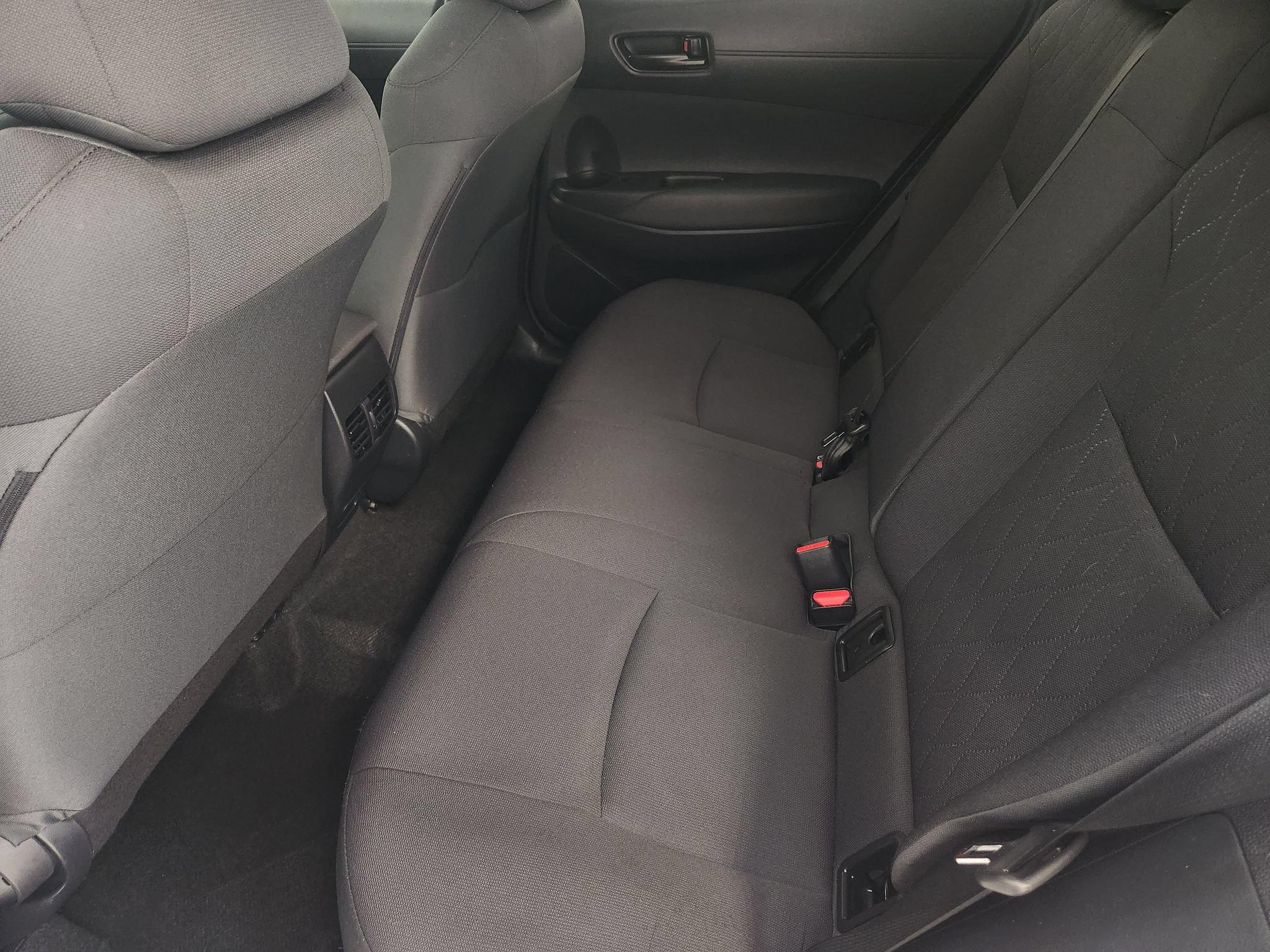 Used 2025 Toyota Corolla Cross LE FWD image 31