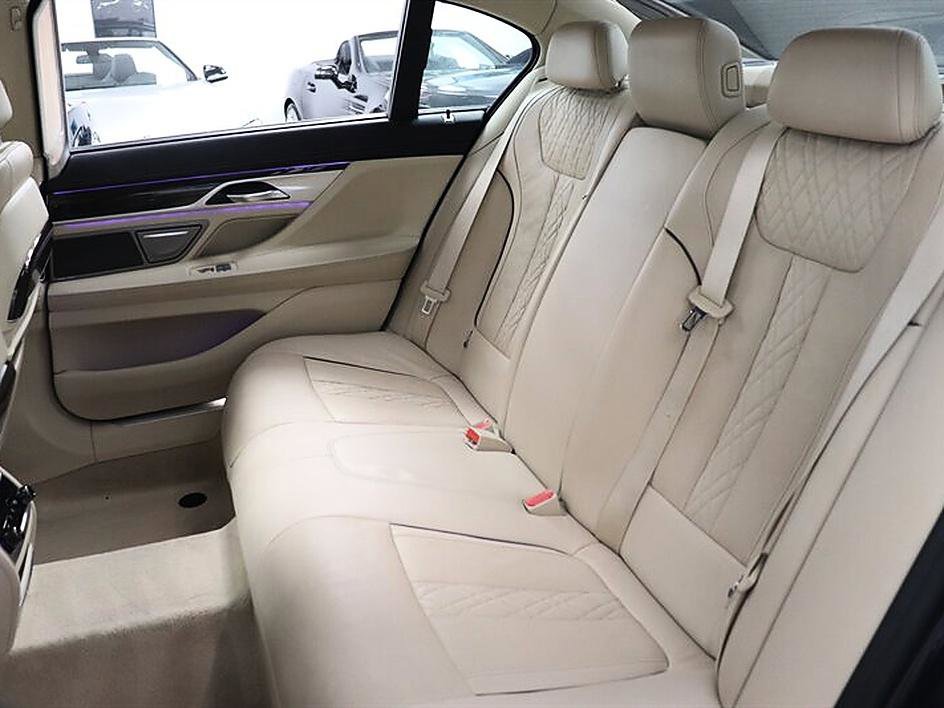 Used 2017 BMW 740i RWD image 16