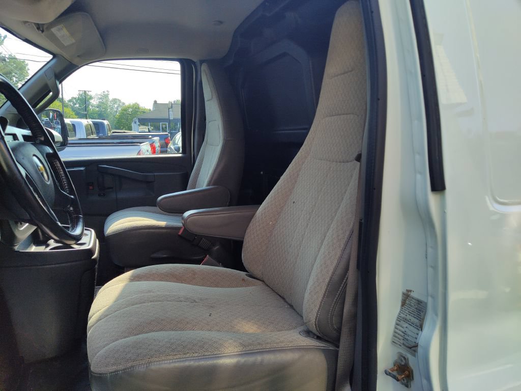 Used 2021 Chevrolet Express 2500 w/ Driver Convenience Package RWD image 11