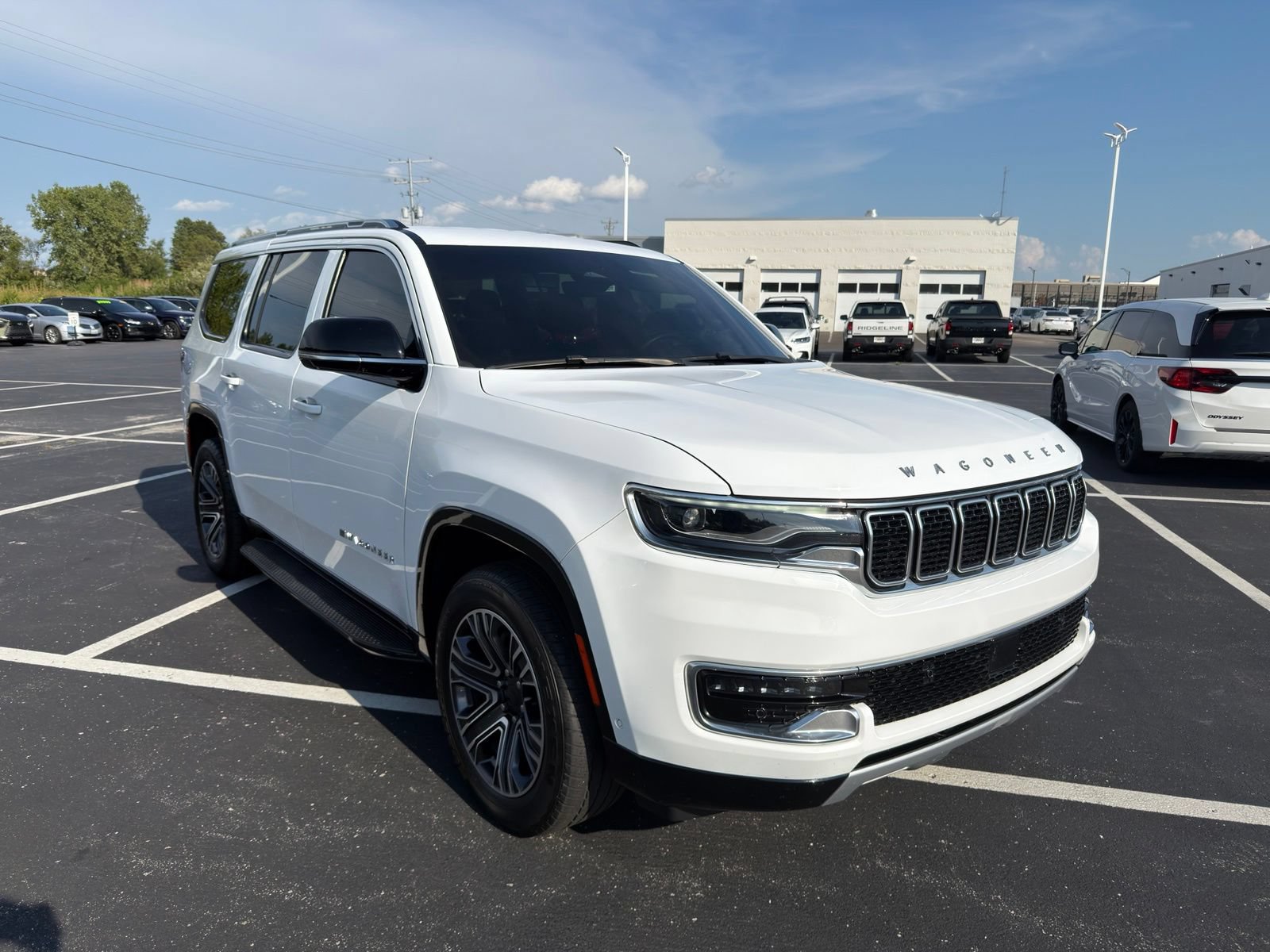 Used 2024 Jeep Wagoneer Series II w/ Flexible Seating Group AWD/4WD image 8