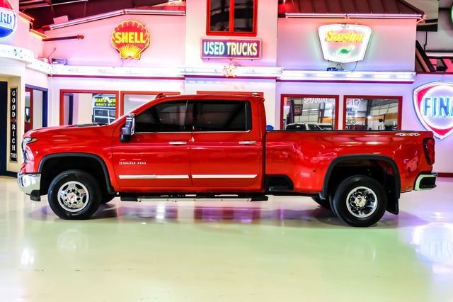 Used 2024 Chevrolet Silverado 3500 LTZ w/ LTZ Convenience Package AWD/4WD image 13