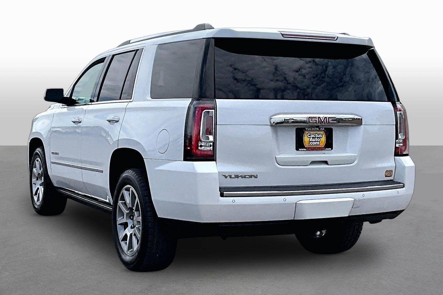 Used 2016 GMC Yukon Denali w/ Open Road Package AWD/4WD image 11