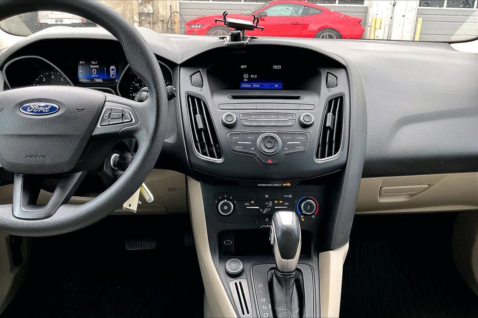 Used 2015 Ford Focus SE FWD image 7