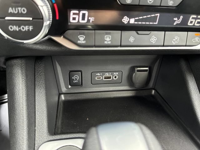 Used 2025 Nissan Sentra SV w/ All-Weather Package FWD image 32