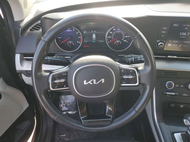 Used 2022 Kia Carnival LX w/ Paint Protection Package image 21