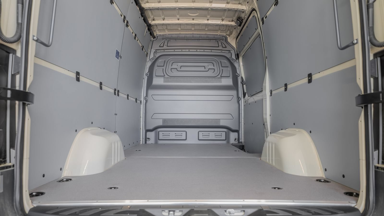 Used 2025 Mercedes-Benz Sprinter 2500 image 34