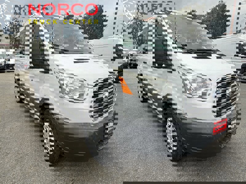 Used 2015 Ford Transit 350 XLT image 4