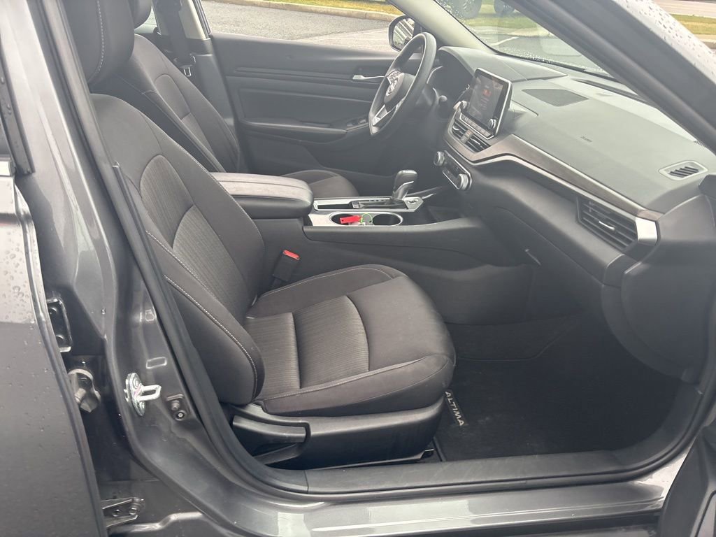 Used 2024 Nissan Altima 2.5 SV FWD image 28