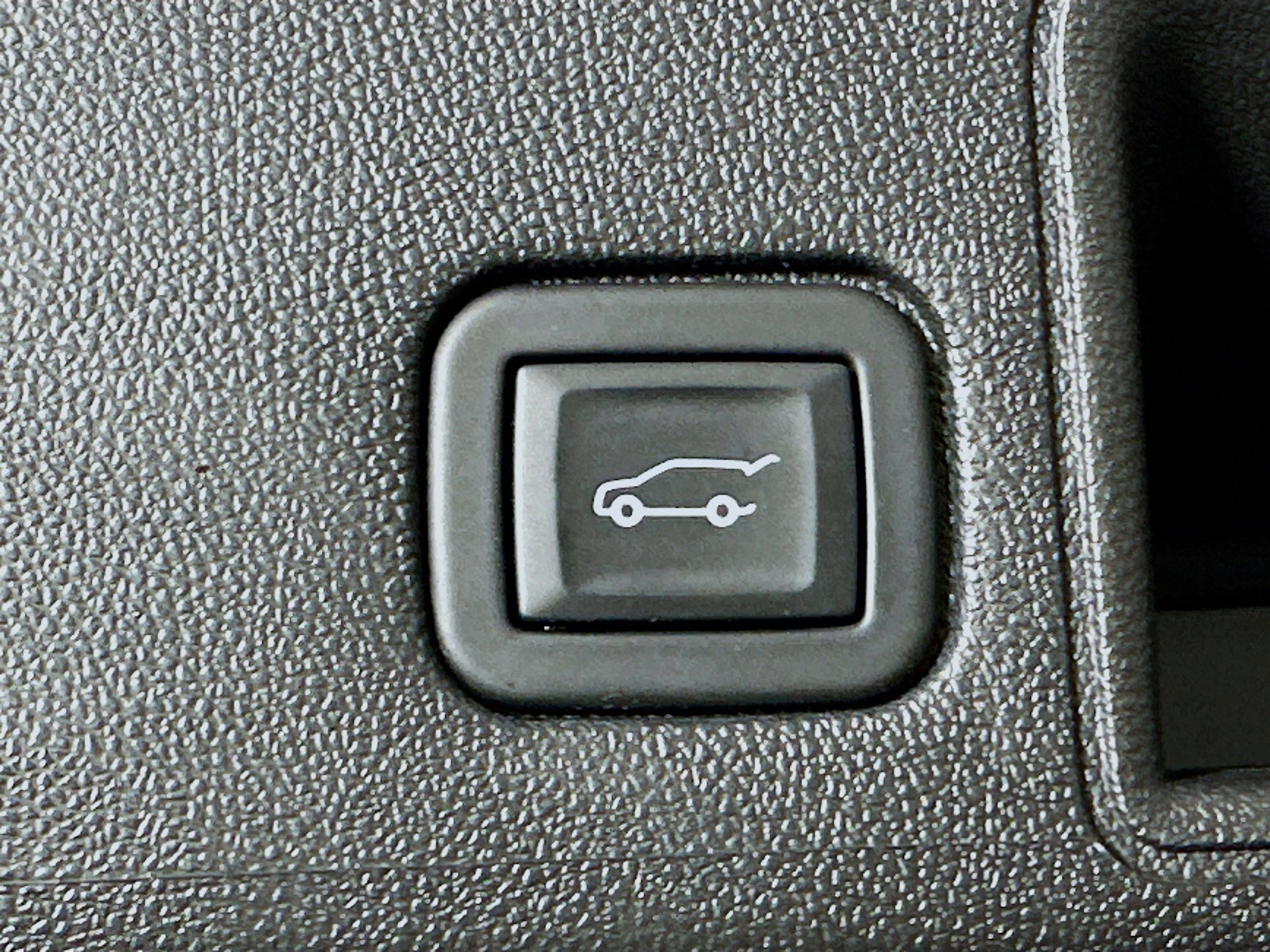 Used 2023 GMC Terrain SLT image 28