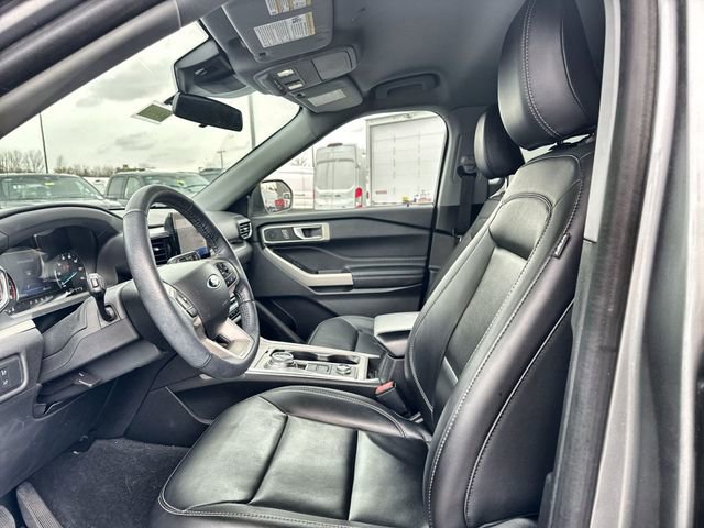 Used 2022 Ford Explorer XLT w/ Equipment Group 202A image 11