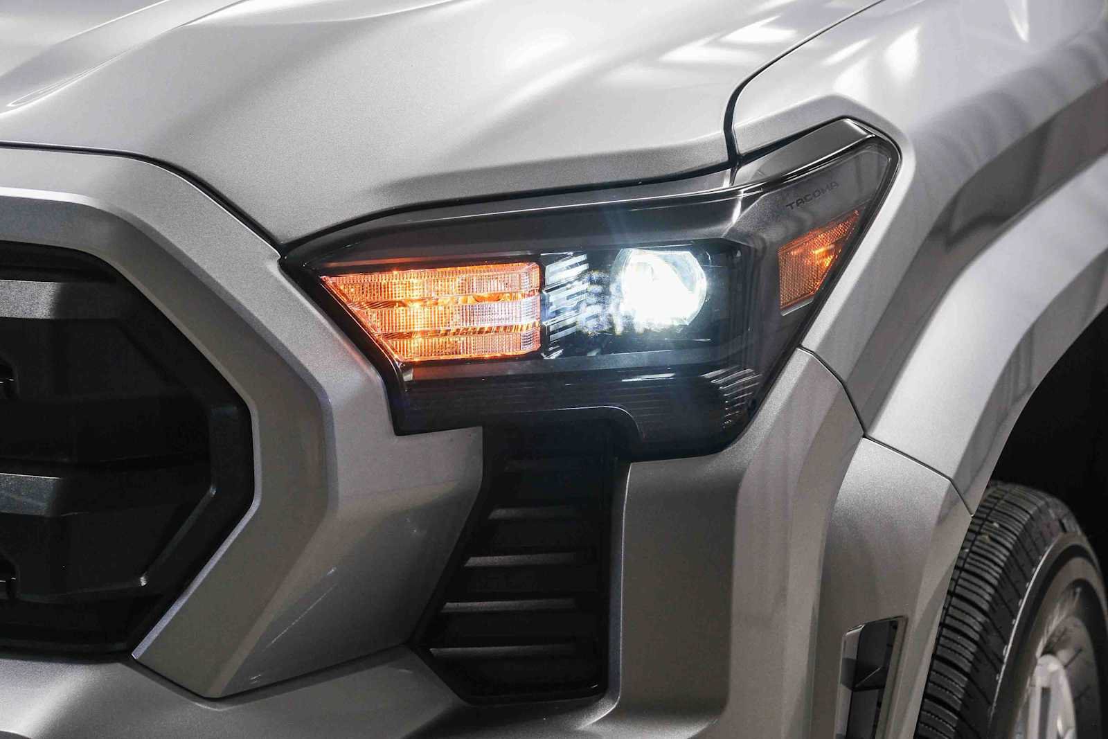 Used 2025 Toyota Tacoma SR5 RWD image 13