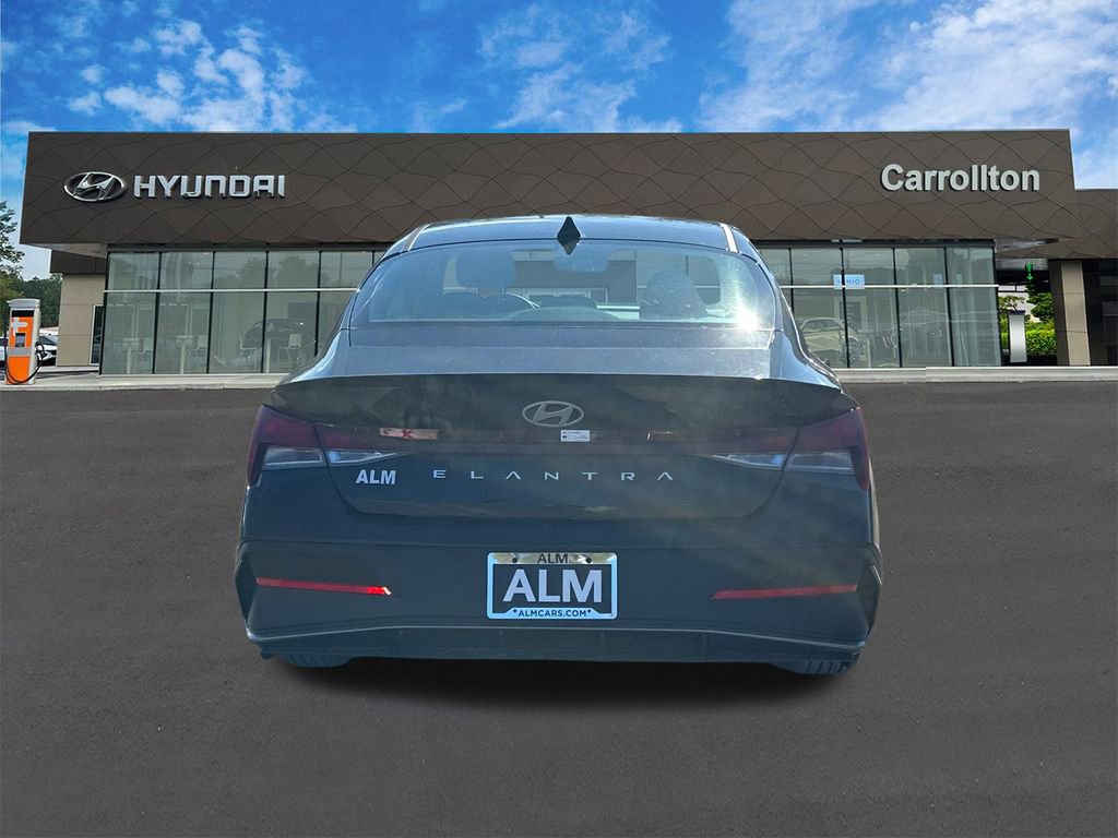 New 2025 Hyundai Elantra Sport image 6