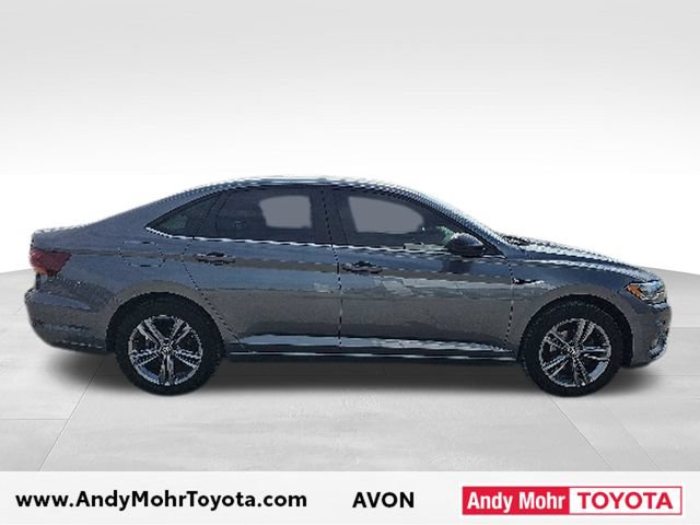 Used 2019 Volkswagen Jetta R-Line FWD image 3