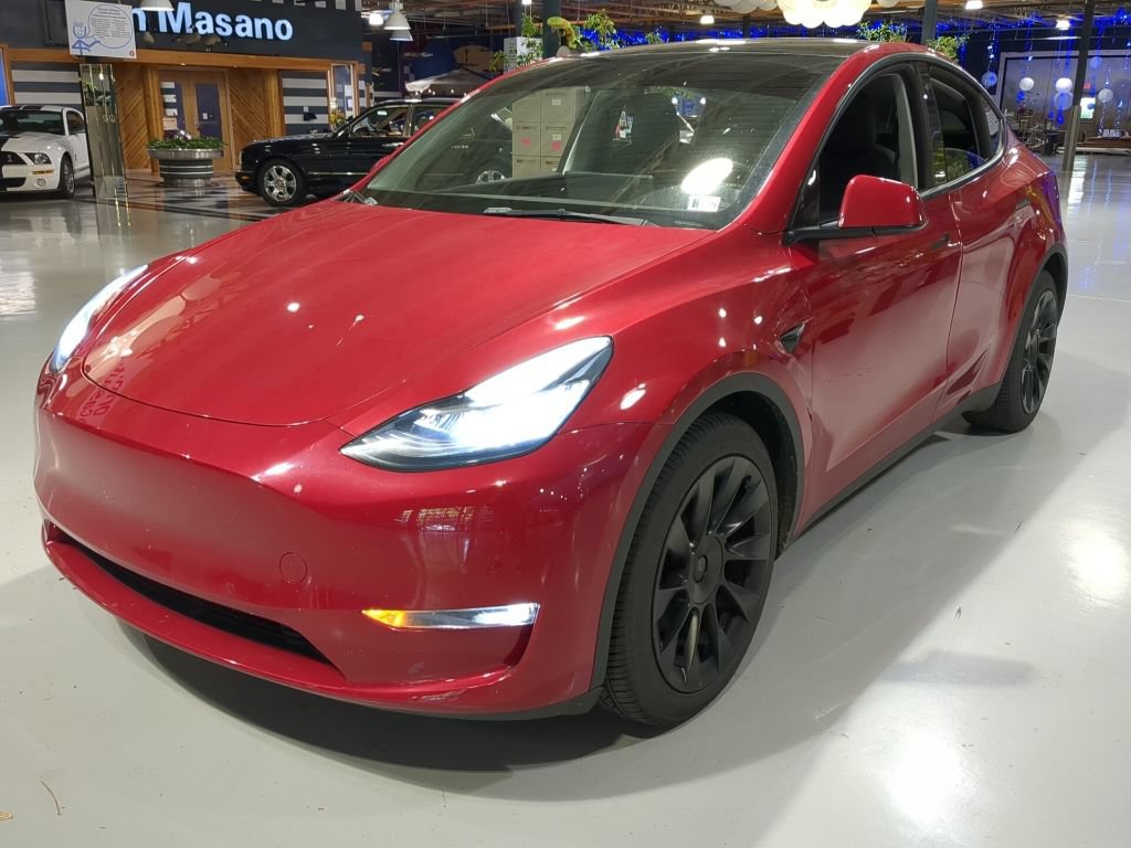 Used 2022 Tesla Model Y Long Range AWD/4WD image 1