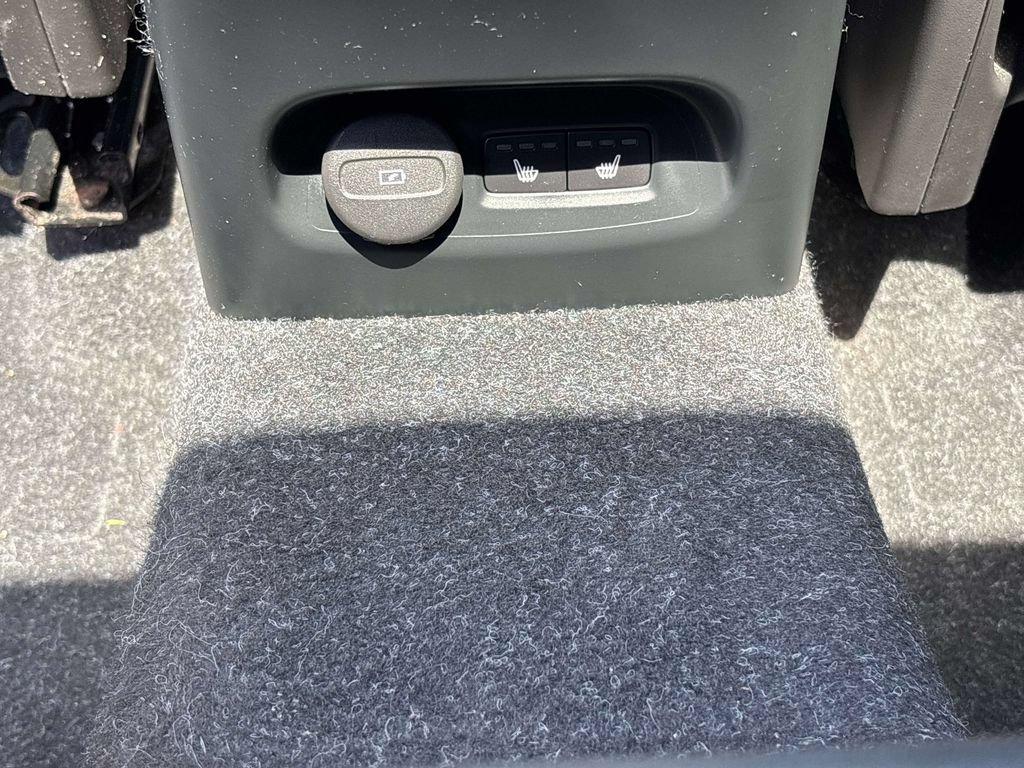 Used 2021 Volvo XC40 P8 Recharge w/ Advanced Package AWD/4WD image 13