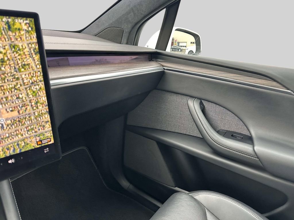 Used 2023 Tesla Model X image 22