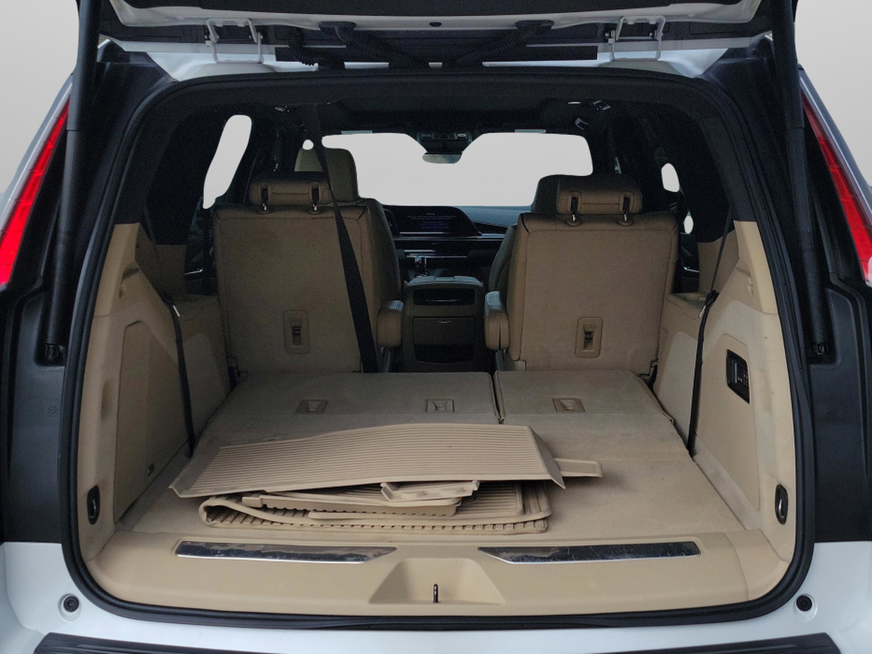 Used 2022 Cadillac Escalade Premium Luxury image 10