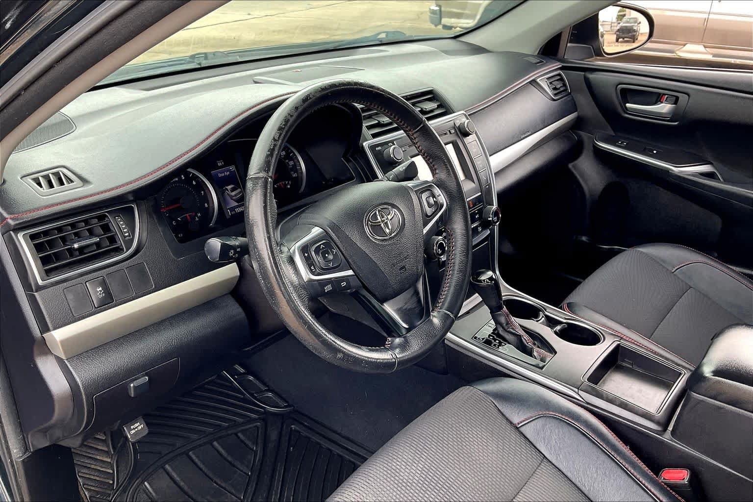 Used 2017 Toyota Camry LE FWD image 15