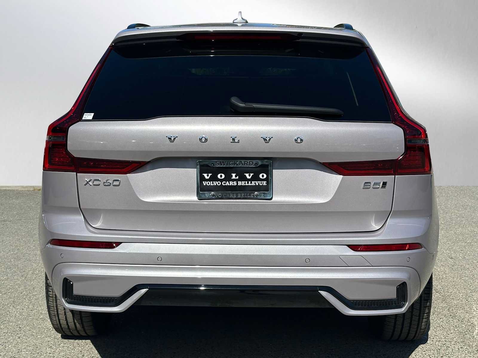Used 2026 Volvo XC60 B5 Plus w/ Climate Package AWD/4WD image 4