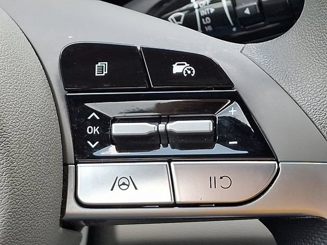 Certified 2024 Hyundai Elantra SEL FWD image 22