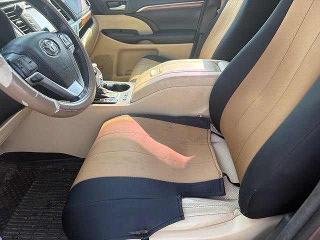 Used 2017 Toyota Highlander Limited AWD/4WD image 3