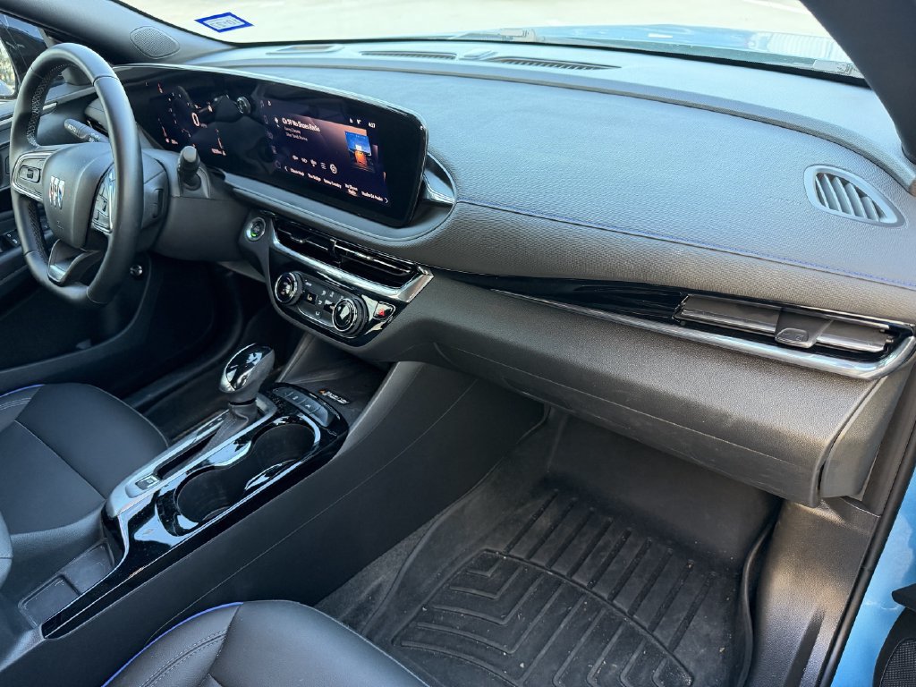 Used 2025 Buick Envista Sport Touring w/ Convenience II Package FWD image 28
