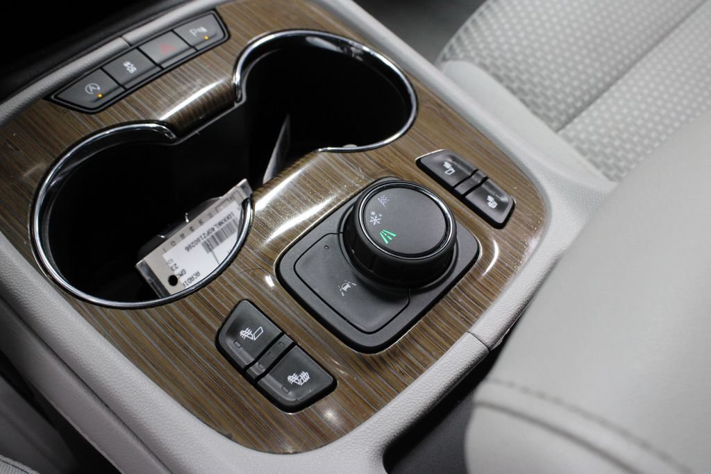 Used 2023 GMC Acadia SLE w/ Driver Convenience Package FWD image 35