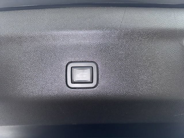 Used 2025 Chevrolet Tahoe LT AWD/4WD image 15