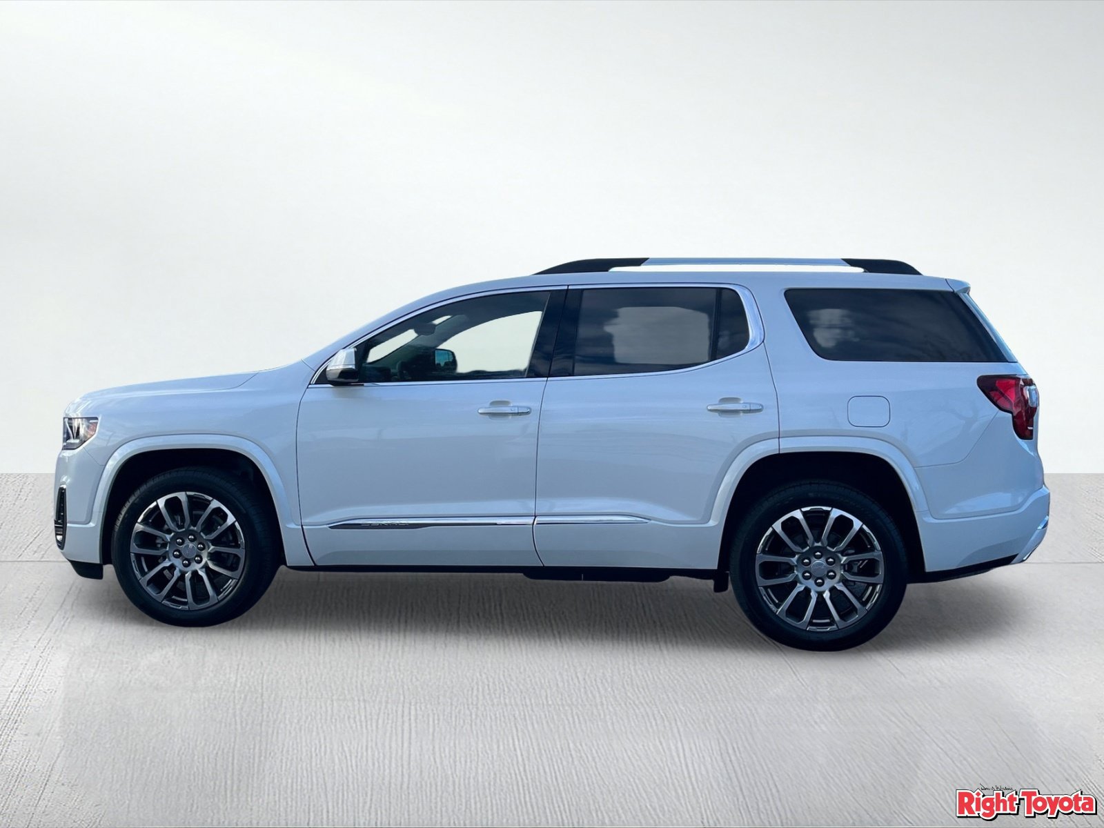 Used 2023 GMC Acadia Denali w/ Denali Ultimate Package FWD image 3
