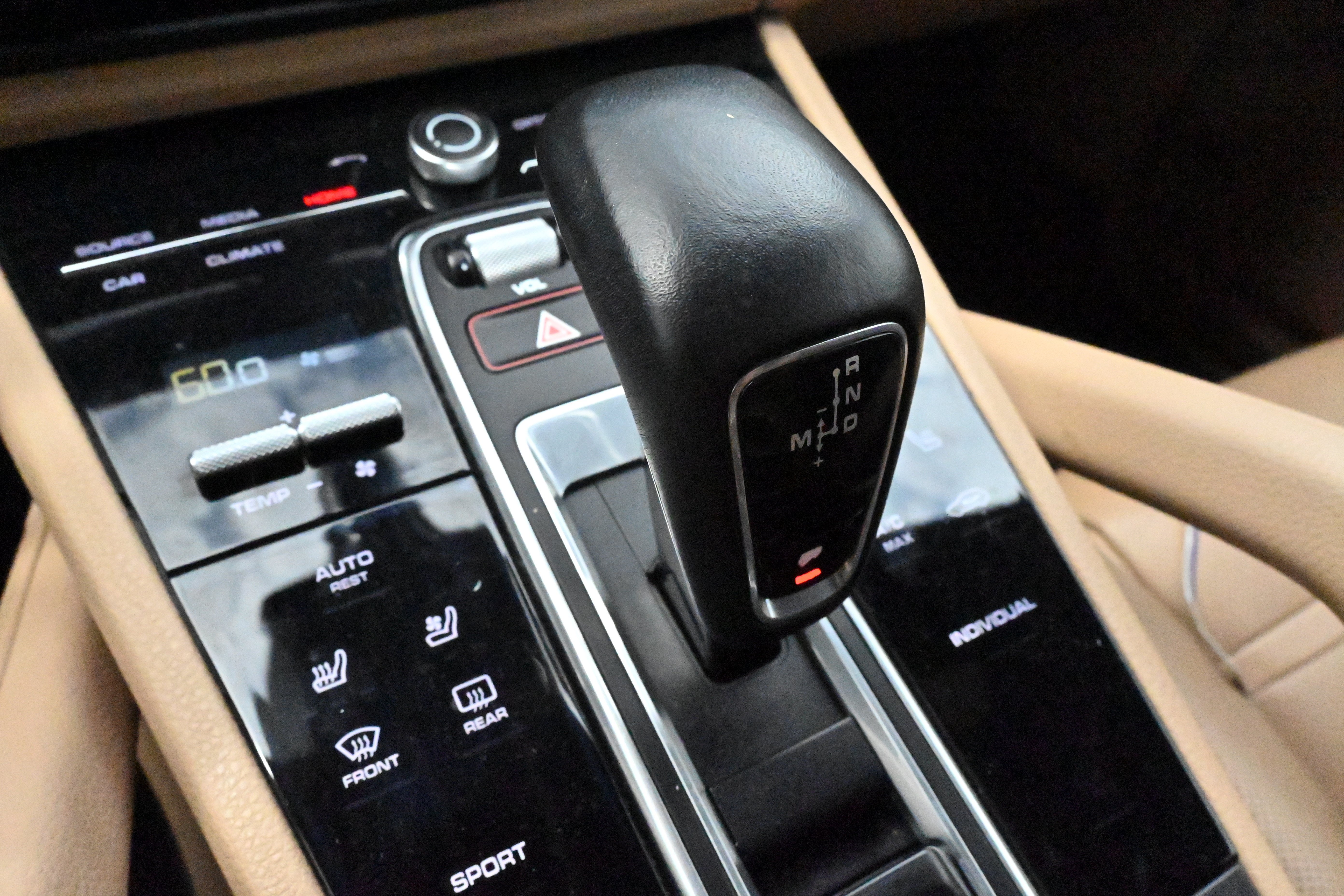 Used 2019 Porsche Cayenne AWD/4WD image 15