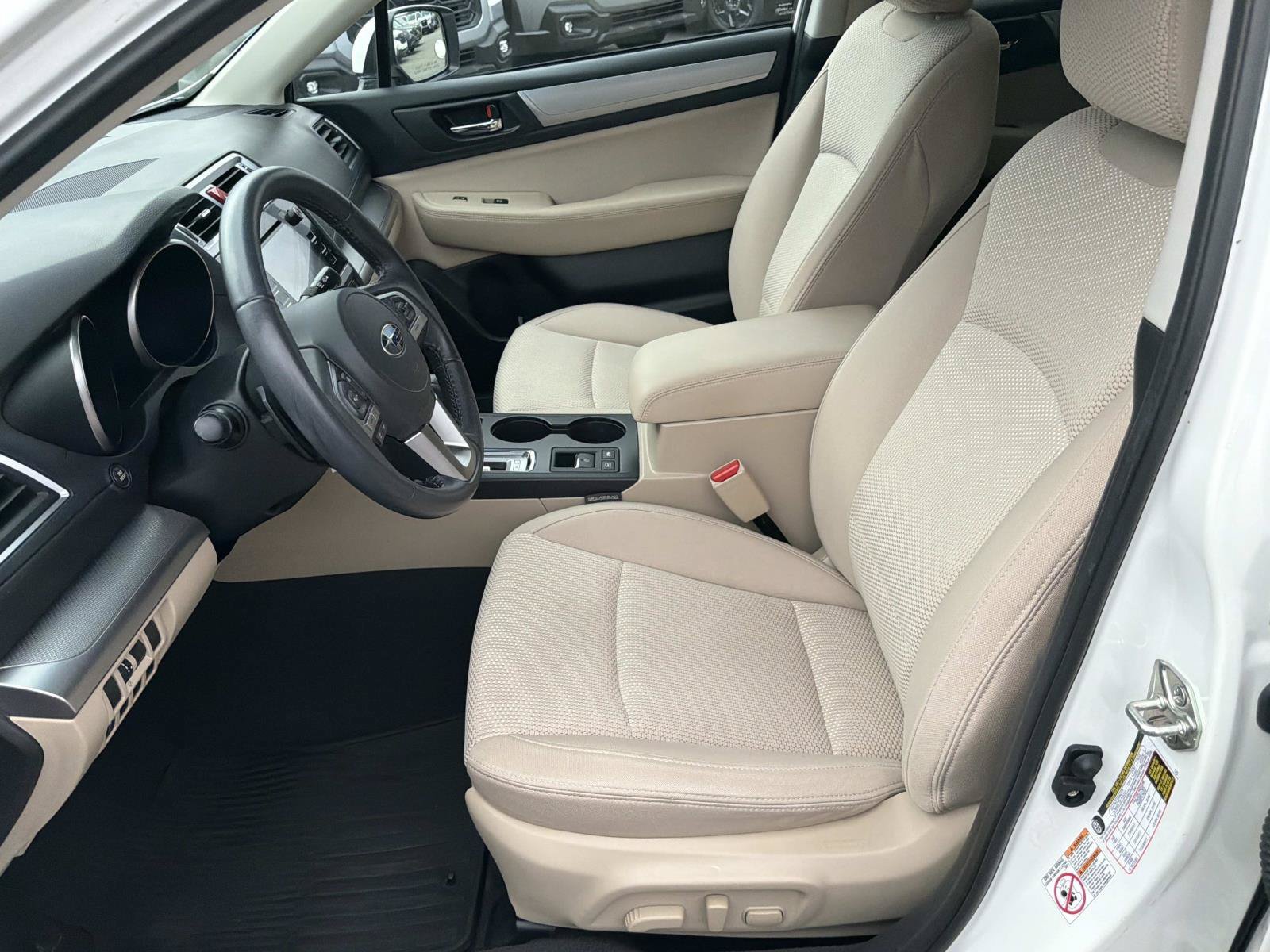 Used 2017 Subaru Outback 2.5i Premium AWD/4WD image 2