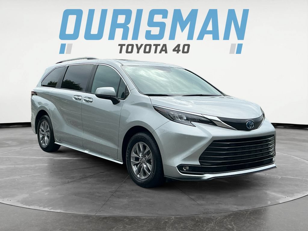 Used 2025 Toyota Sienna XLE