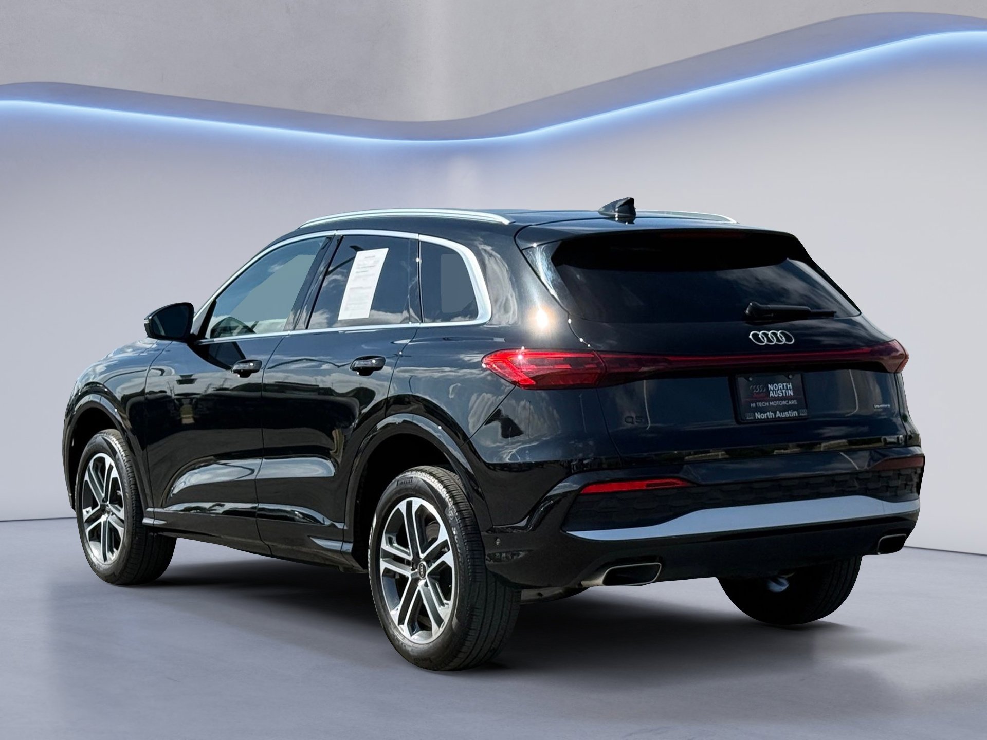 Certified 2025 Audi Q5 Premium w/ Convenience Package image 6