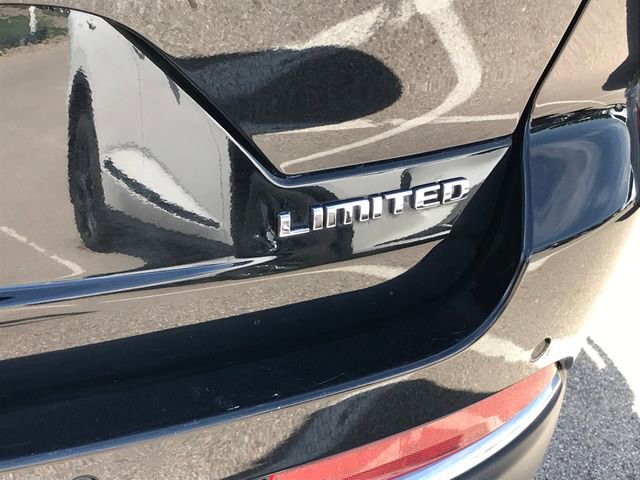 Used 2023 Jeep Grand Cherokee Limited AWD/4WD image 11