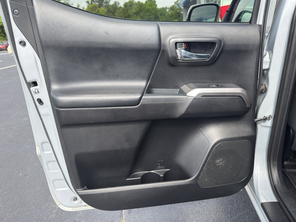 Used 2018 Toyota Tacoma Limited AWD/4WD image 27