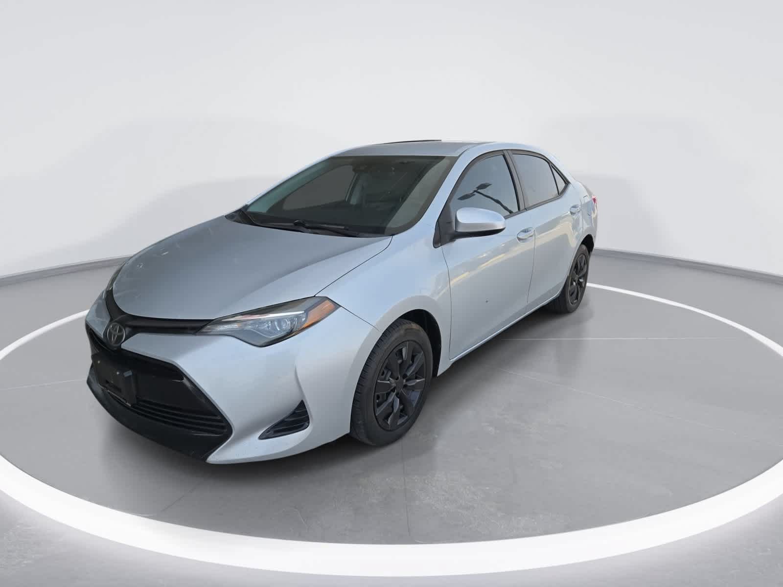 Used 2019 Toyota Corolla LE w/ Carpet Mat Package (TMS) FWD image 4
