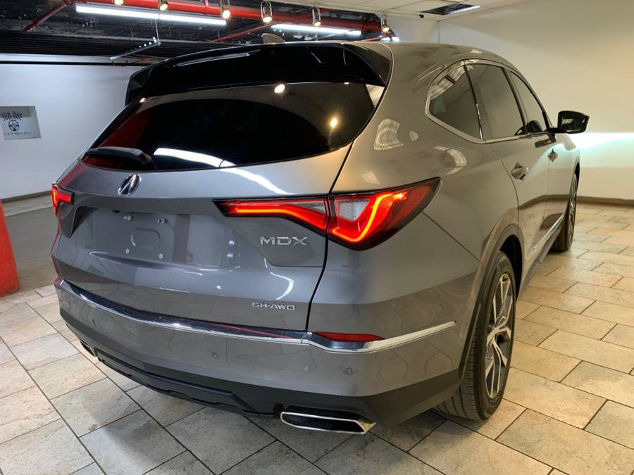 Used 2023 Acura MDX w/ Technology Package AWD/4WD image 10