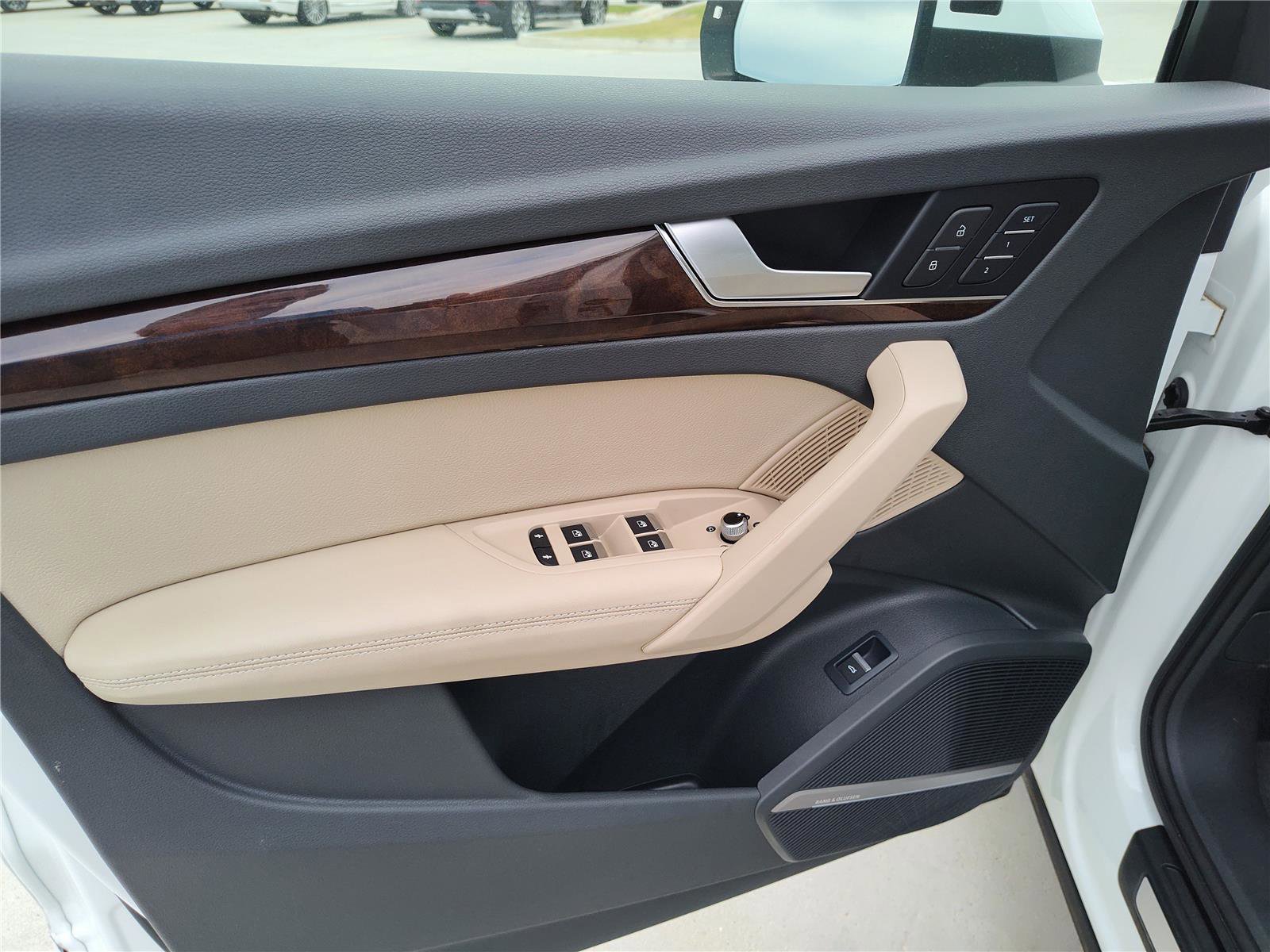 Used 2019 Audi Q5 Prestige w/ Prestige Package image 15