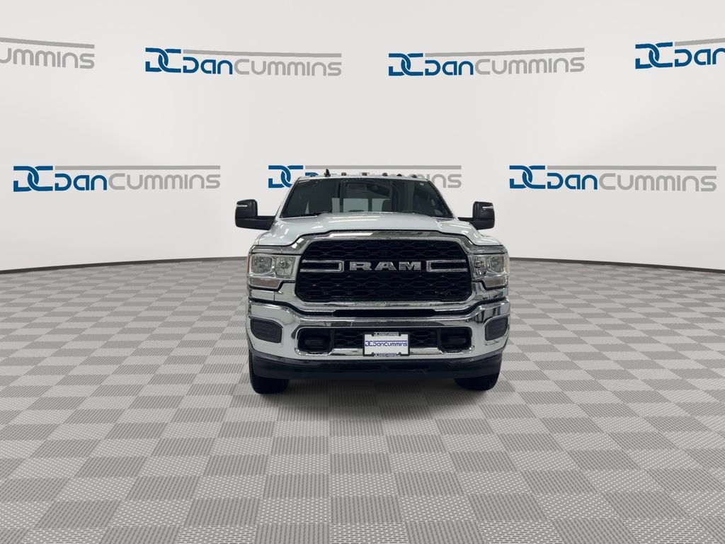 Used 2024 RAM 3500 Tradesman w/ Chrome Appearance Group AWD/4WD image 3
