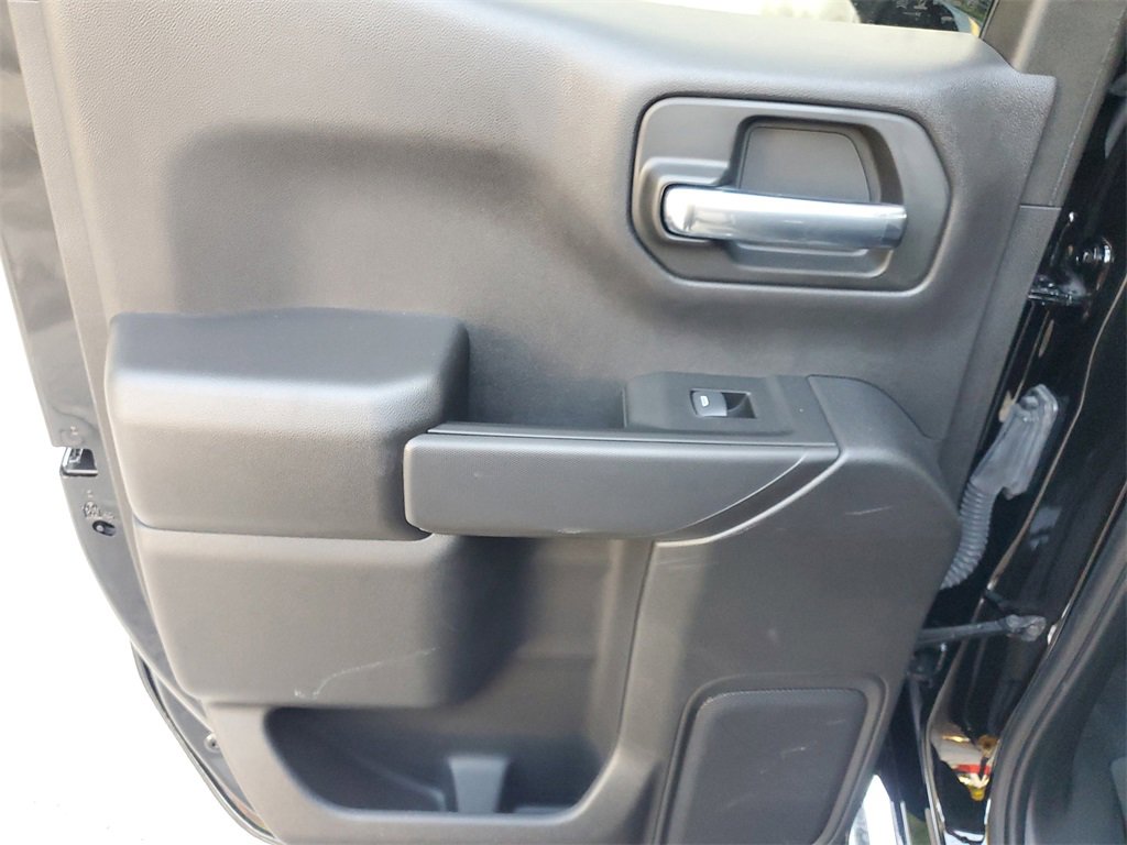 Used 2025 Chevrolet Silverado 1500 Custom image 12