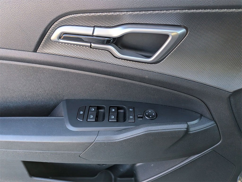 Used 2024 Kia Sportage LX image 11