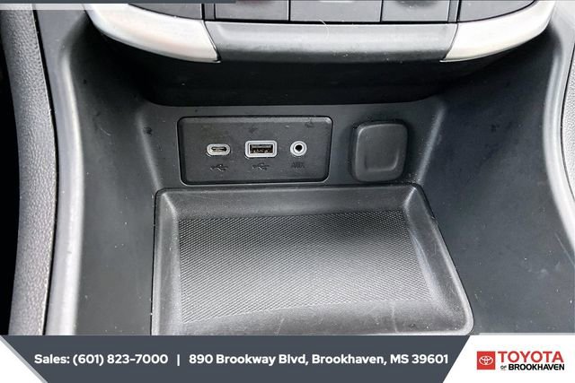 Used 2024 GMC Terrain SLE image 22