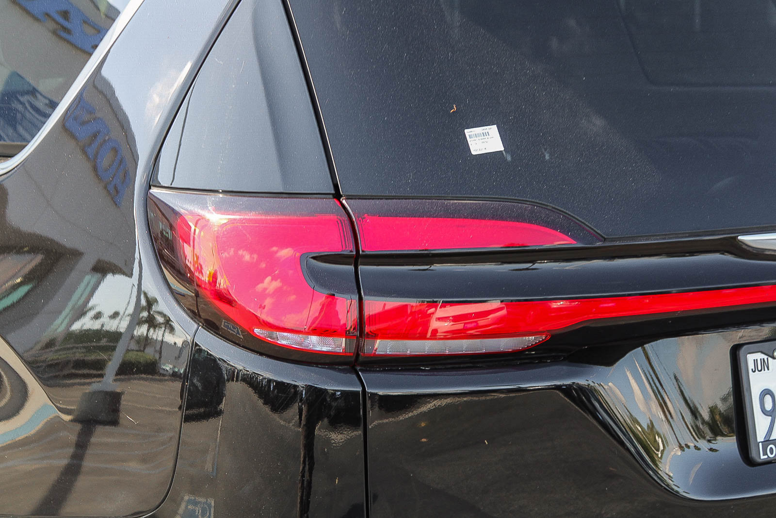 Used 2024 Chrysler Pacifica Limited FWD image 10