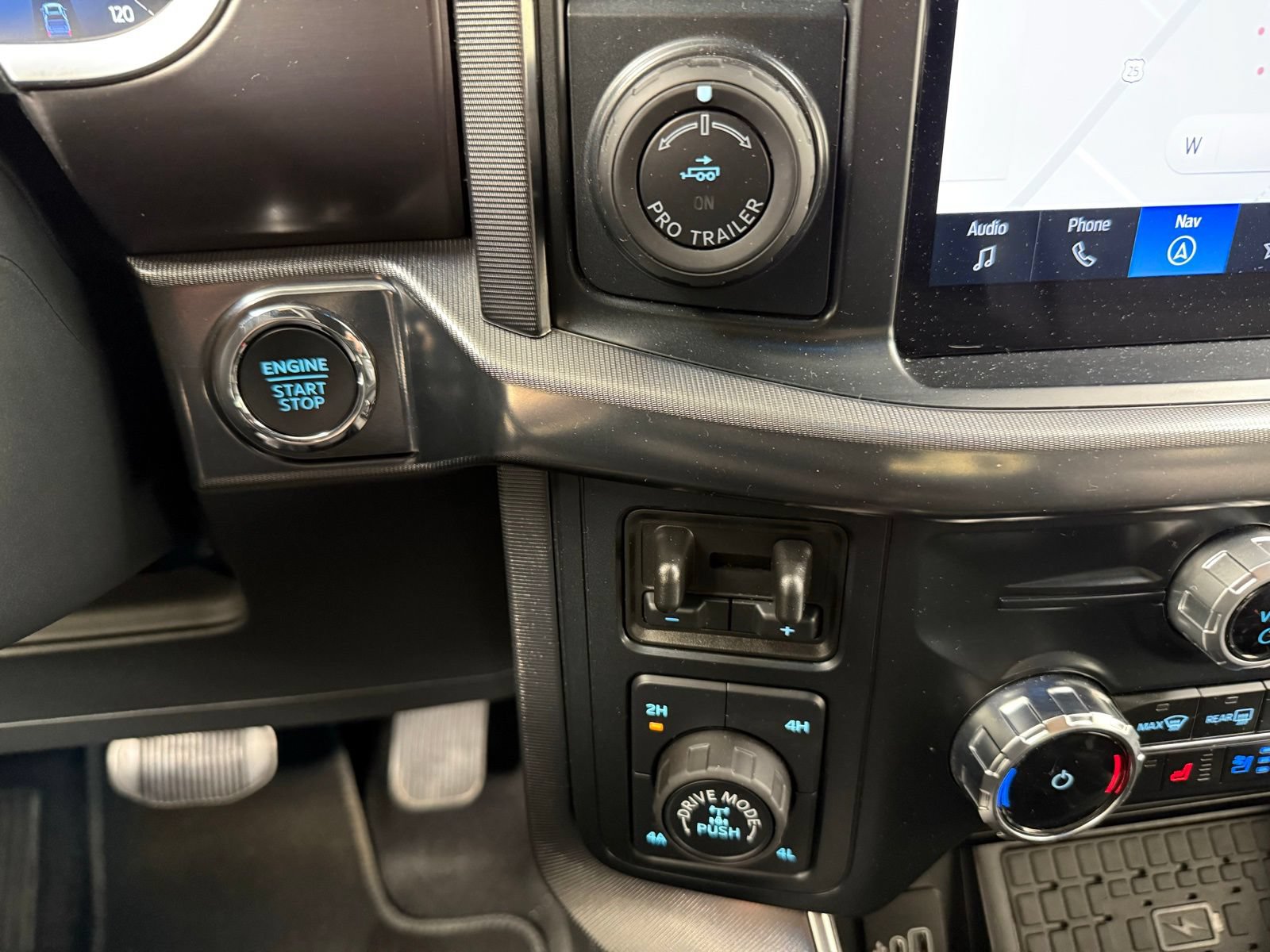Used 2025 Ford F150 Platinum AWD/4WD image 28