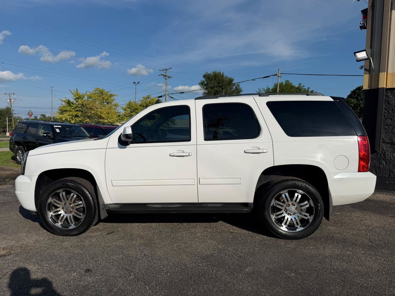 Used 2012 GMC Yukon SLE w/ Convenience Package AWD/4WD image 2
