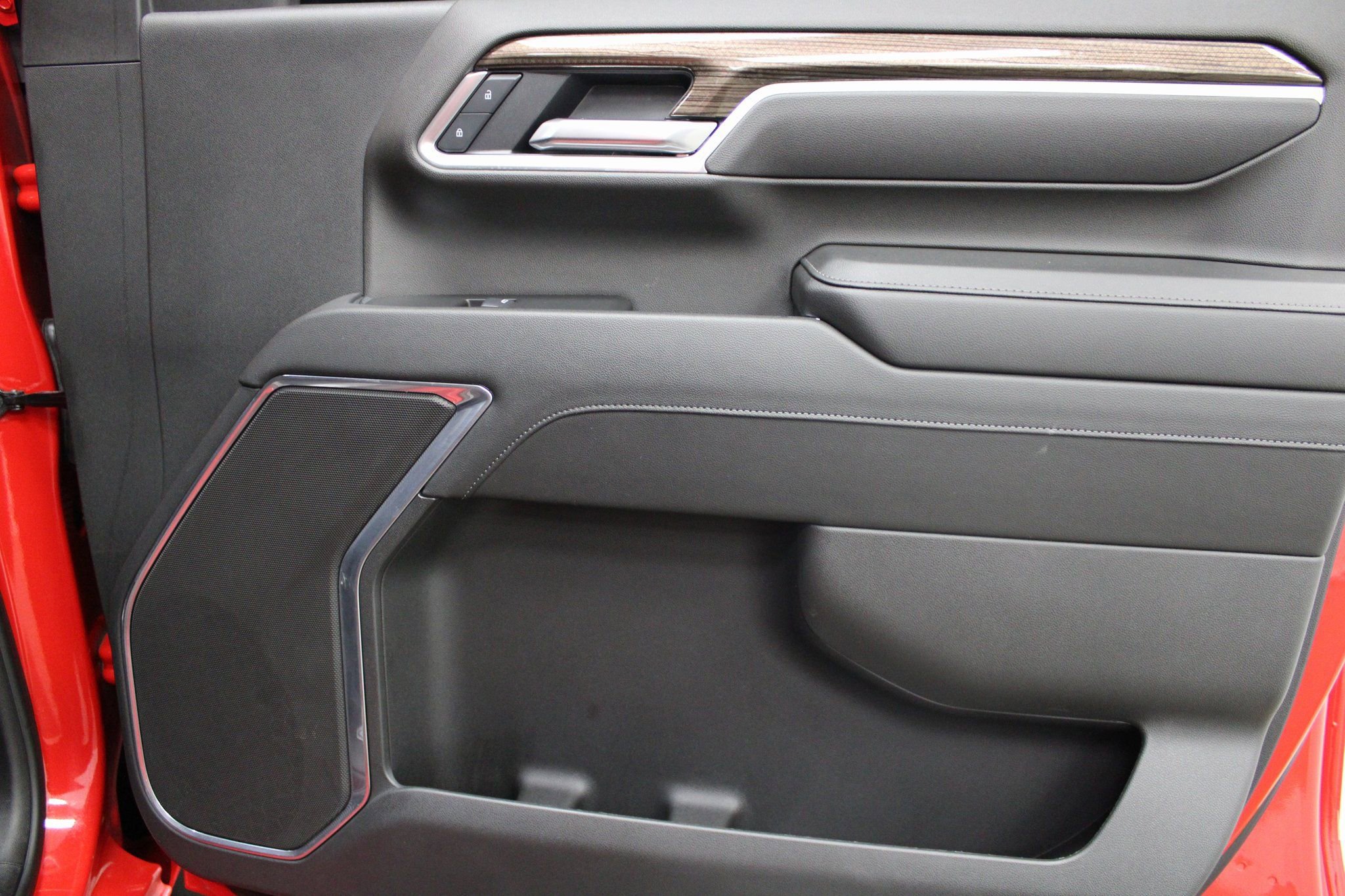 Used 2025 Chevrolet Silverado 2500 LT image 28