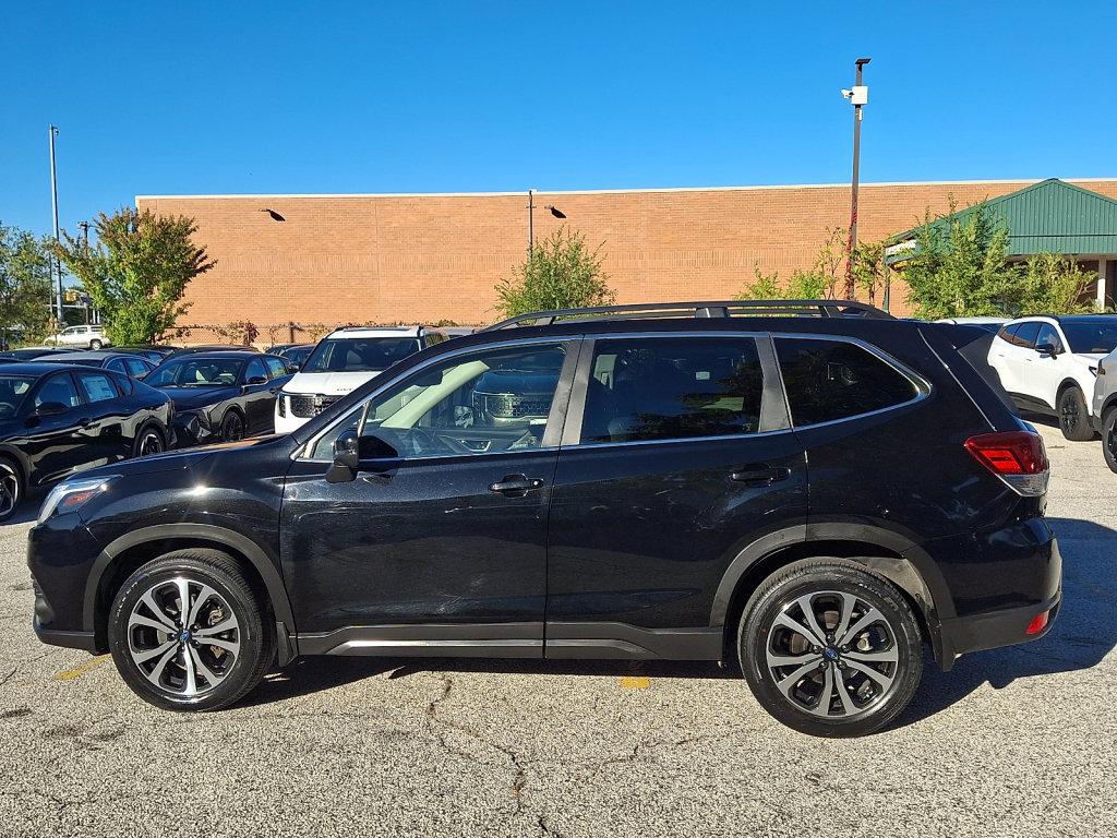 Used 2023 Subaru Forester Limited AWD/4WD image 2