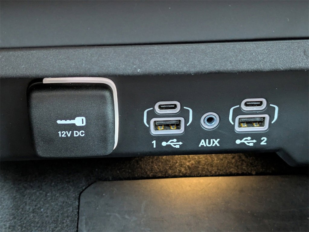 Used 2024 Jeep Grand Wagoneer L Series III image 39