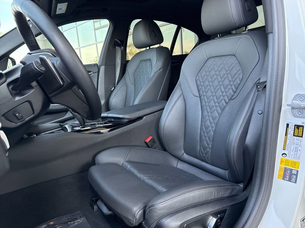 Used 2023 BMW 530e xDrive w/ Convenience Package image 10